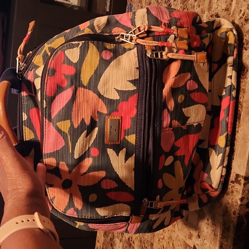 Fossil backpack. - Picture 2 of 7